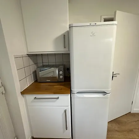 3 Bedroom House, Stones Throw From Smh Бристоль