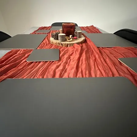 3 Bedroom House, Stones Throw From Smh Nyaraló