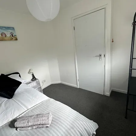 Nyaraló 3 Bedroom House, Stones Throw From Smh Bristol