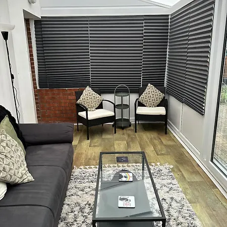 Nyaraló 3 Bedroom House, Stones Throw From Smh Bristol