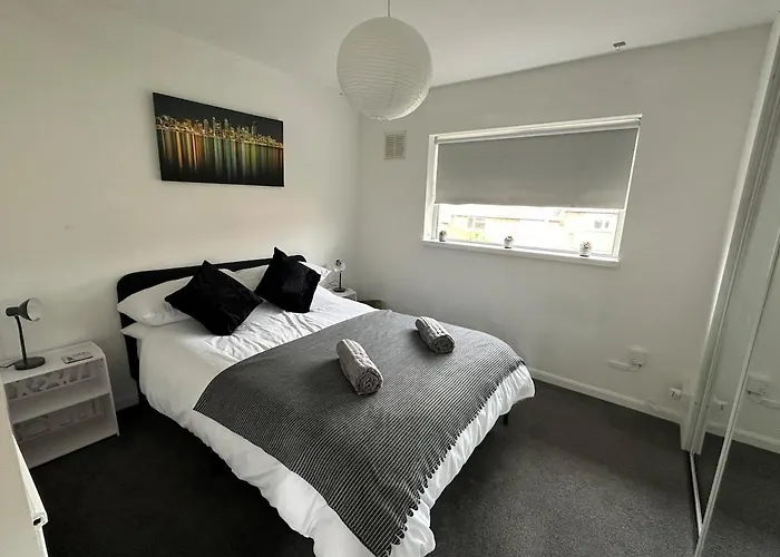 3 Bedroom House, Stones Throw From Smh Prázdninový dům Bristol