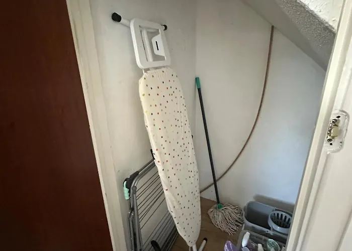 펜션 3 Bedroom House, Stones Throw From Smh