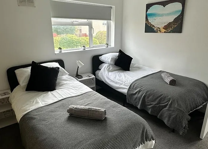 Holiday home 3 Bedroom House, Stones Throw From Smh Bristol